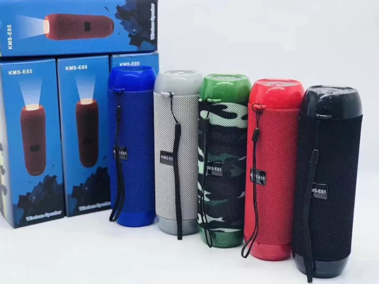 اسپیکر بلوتوث قابل حمل مدل KMS-E85 با چراغ قوه